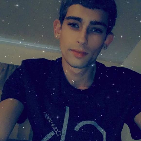 Poshmark profile picture for @robbie